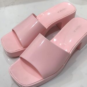 Women’s sandals